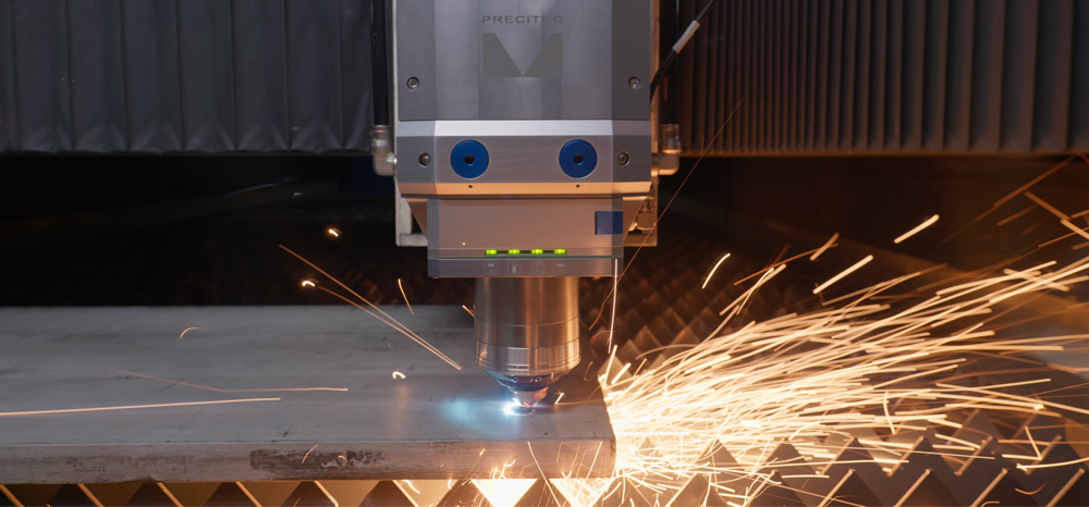 Der Laserschneidkopf ist das Herzstück präziser Metallbearbeitung